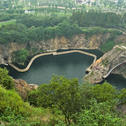 上海辰山植物園礦坑浮橋