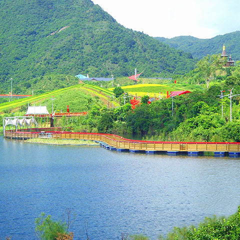 深圳東部華僑城“茶溪谷”濕地公園景觀浮橋