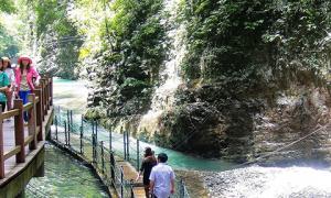 重慶萬盛黑山谷生態(tài)浮橋